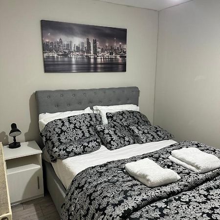 Beautiful Hoe Street First Floor One Bedroom Apartment B Walthamstow London Kültér fotó