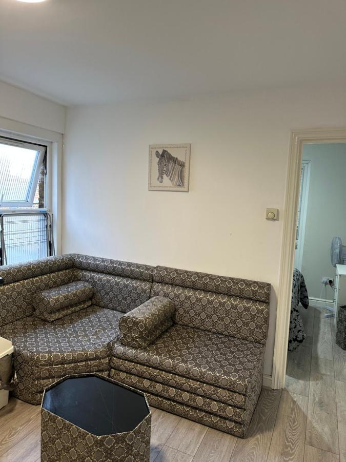 Beautiful Hoe Street First Floor One Bedroom Apartment B Walthamstow London Kültér fotó